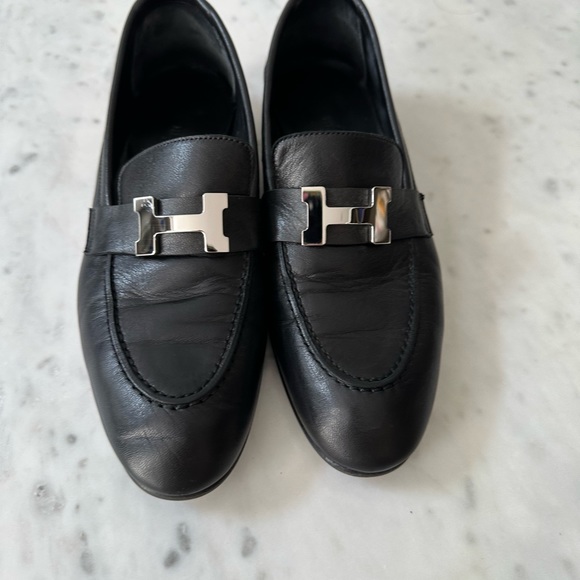 Classic Hermes loafers in black with silver buckle - Picture 2 of 6